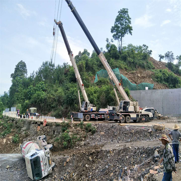 廊坊汽车掉沟里叫吊车救援要多少钱